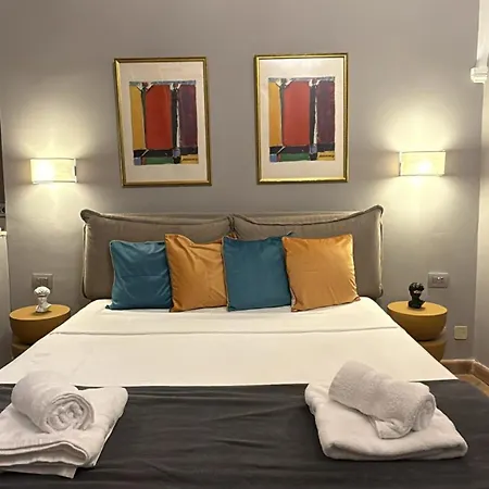 Pantheon Palazzo Lanzi